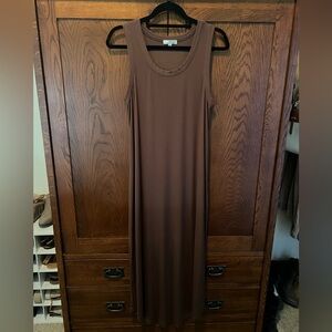 Nine Britton Brown Sleeveless Scoop Neck Sheath Maxi Dress